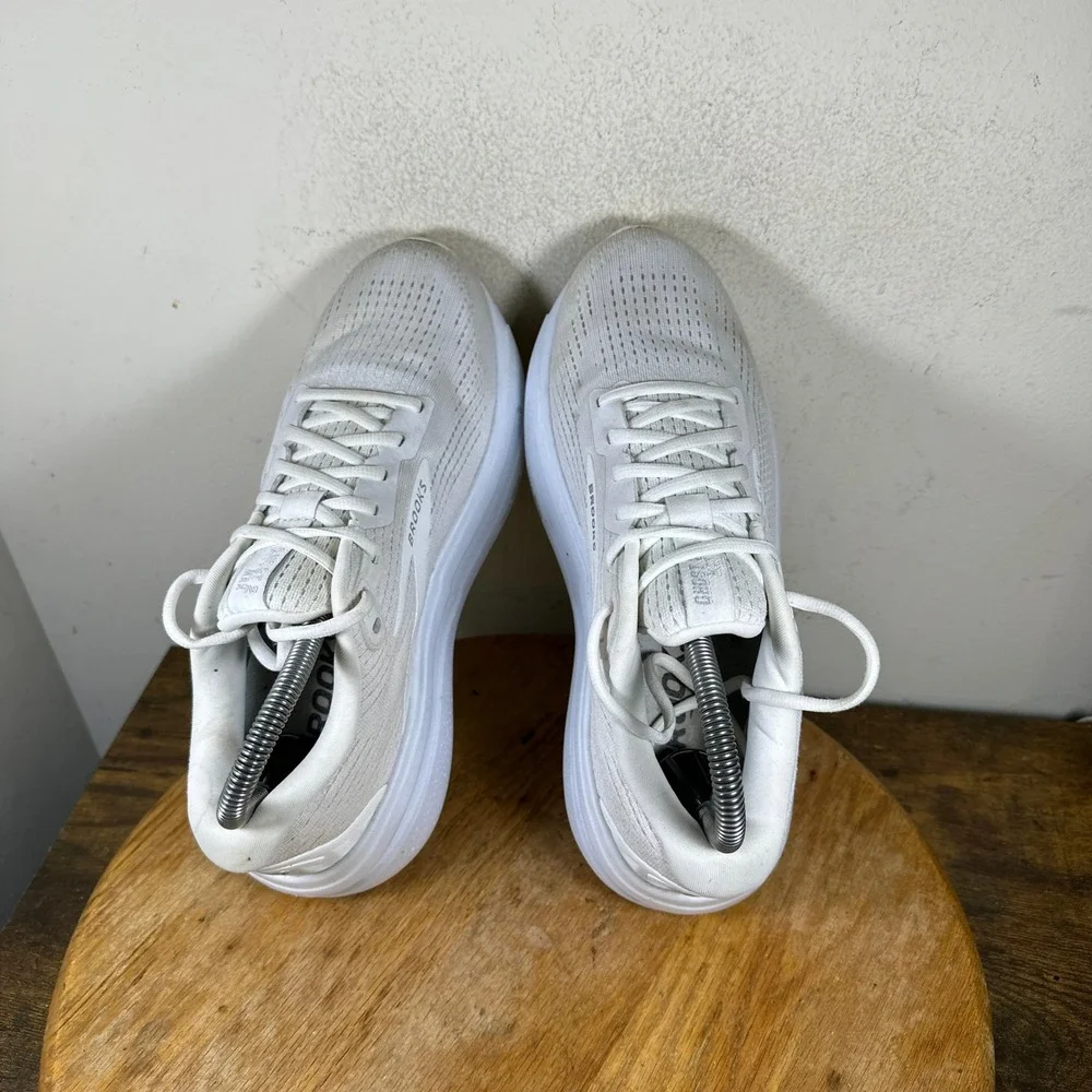 Brooks Ghost Max 2 Mens White Running Shoes 1104311D168 Size 7 Medium D